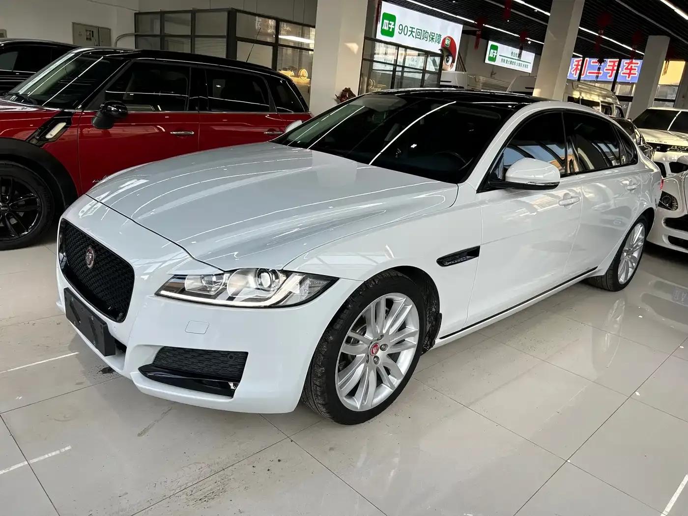 2020 Jaguar XFL 2.0T P200 2WD Racing Flag Edition — миниатюра 1