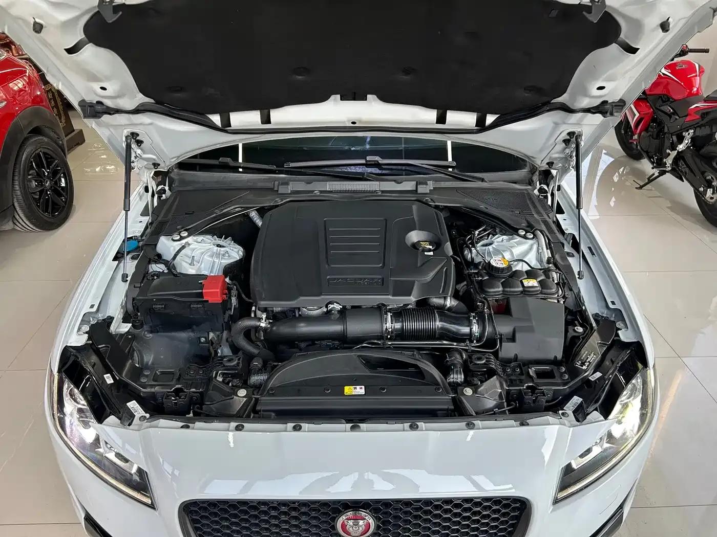 2020 Jaguar XFL 2.0T P200 2WD Racing Flag Edition — миниатюра 29