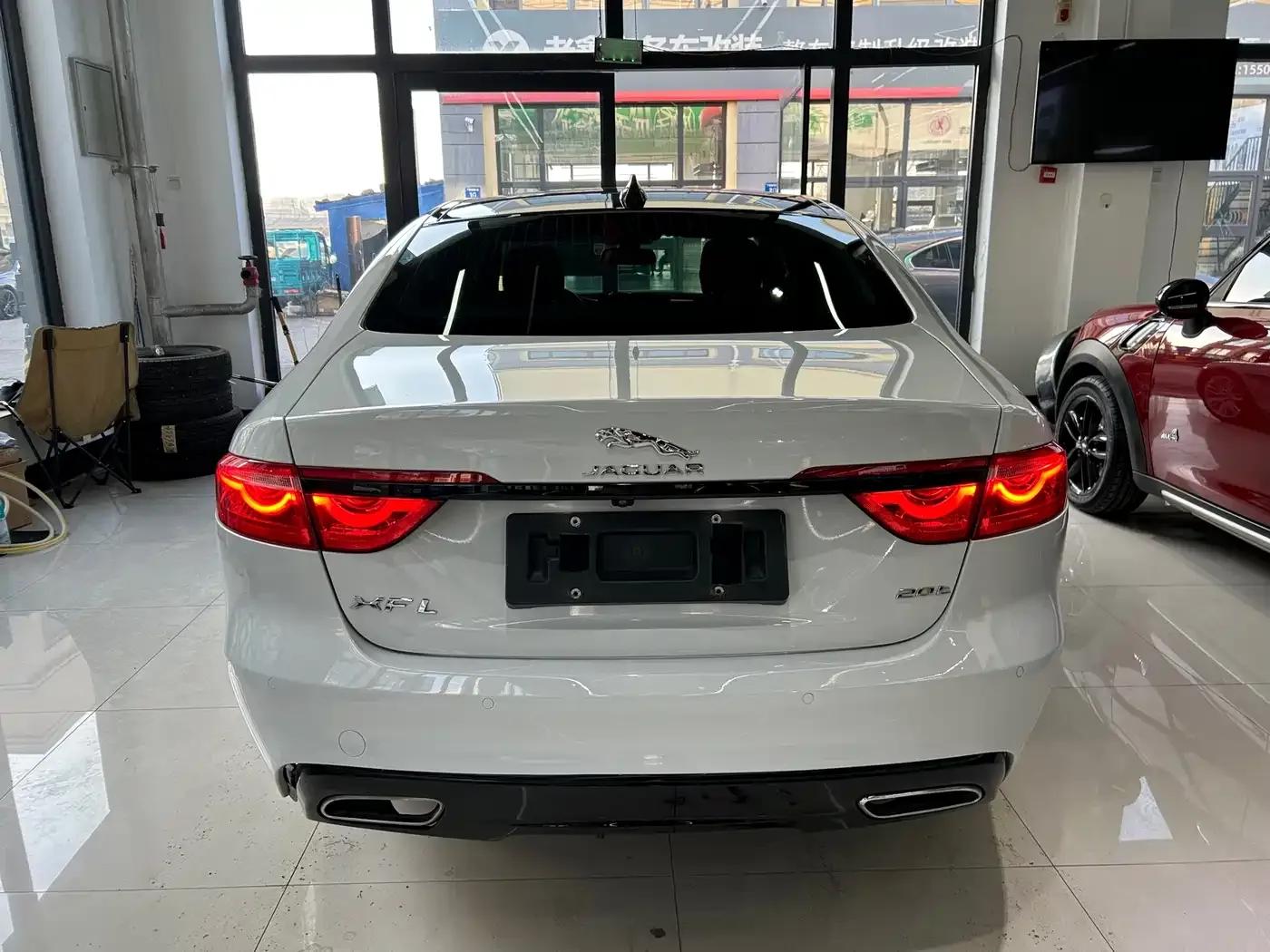 2020 Jaguar XFL 2.0T P200 2WD Racing Flag Edition — миниатюра 6
