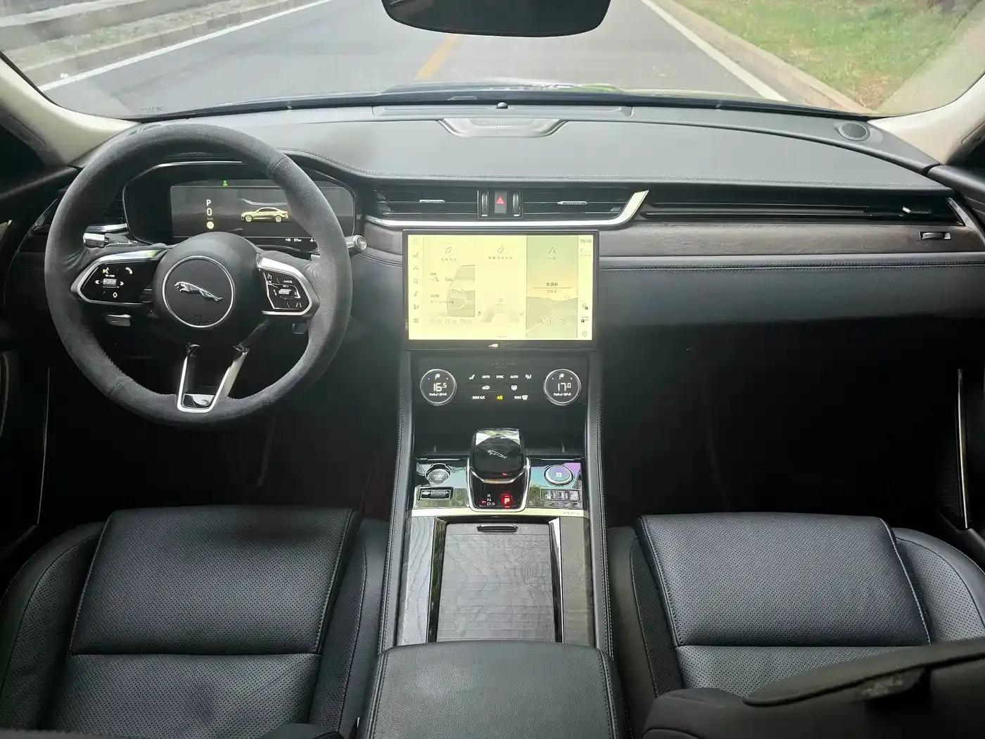 2021 Jaguar XFL 2.0T P250 2WD Luxury Edition — миниатюра 8