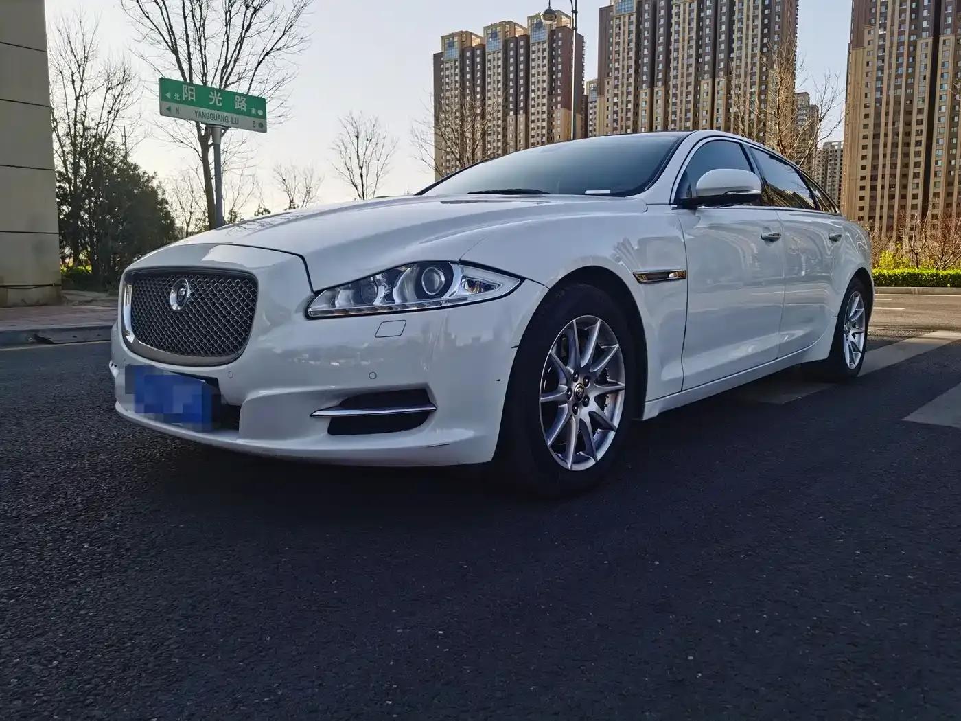 2011 Jaguar XJL 3.0 Panoramic Business Edition — миниатюра 1