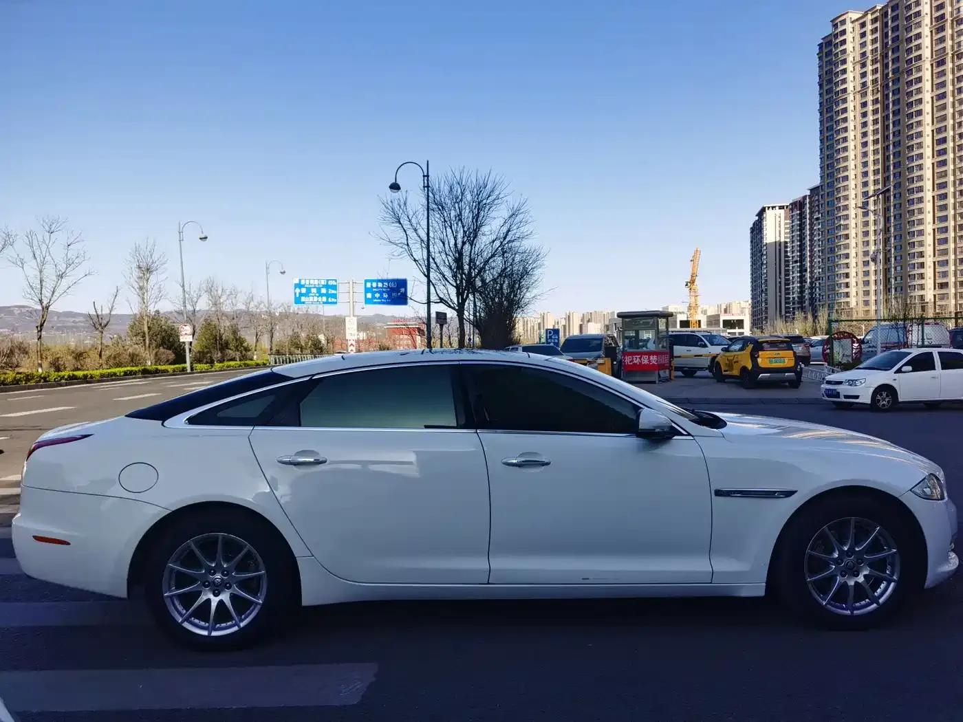 2011 Jaguar XJL 3.0 Panoramic Business Edition — миниатюра 2