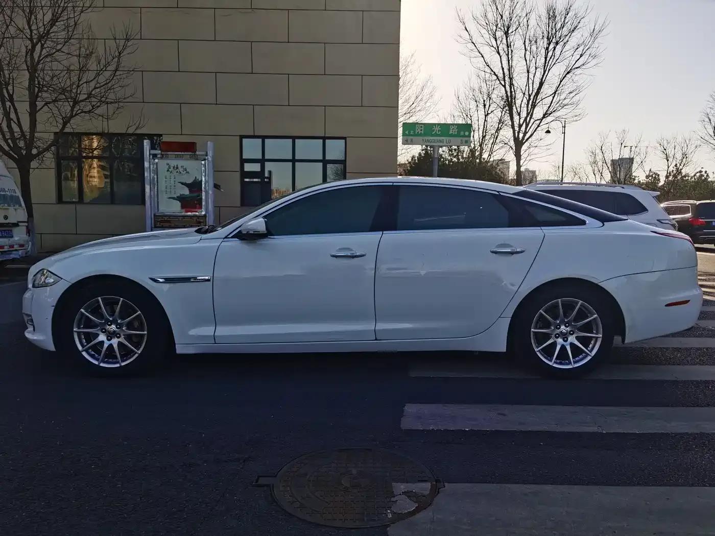 2011 Jaguar XJL 3.0 Panoramic Business Edition — миниатюра 3