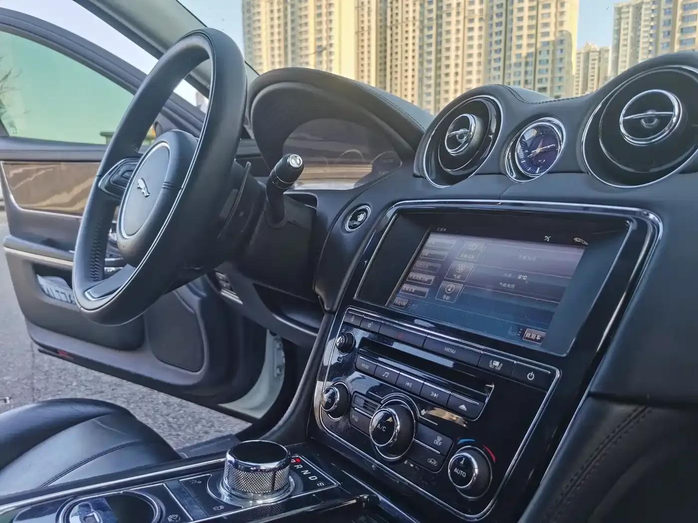 2011 Jaguar XJL 3.0 Panoramic Business Edition — миниатюра 23