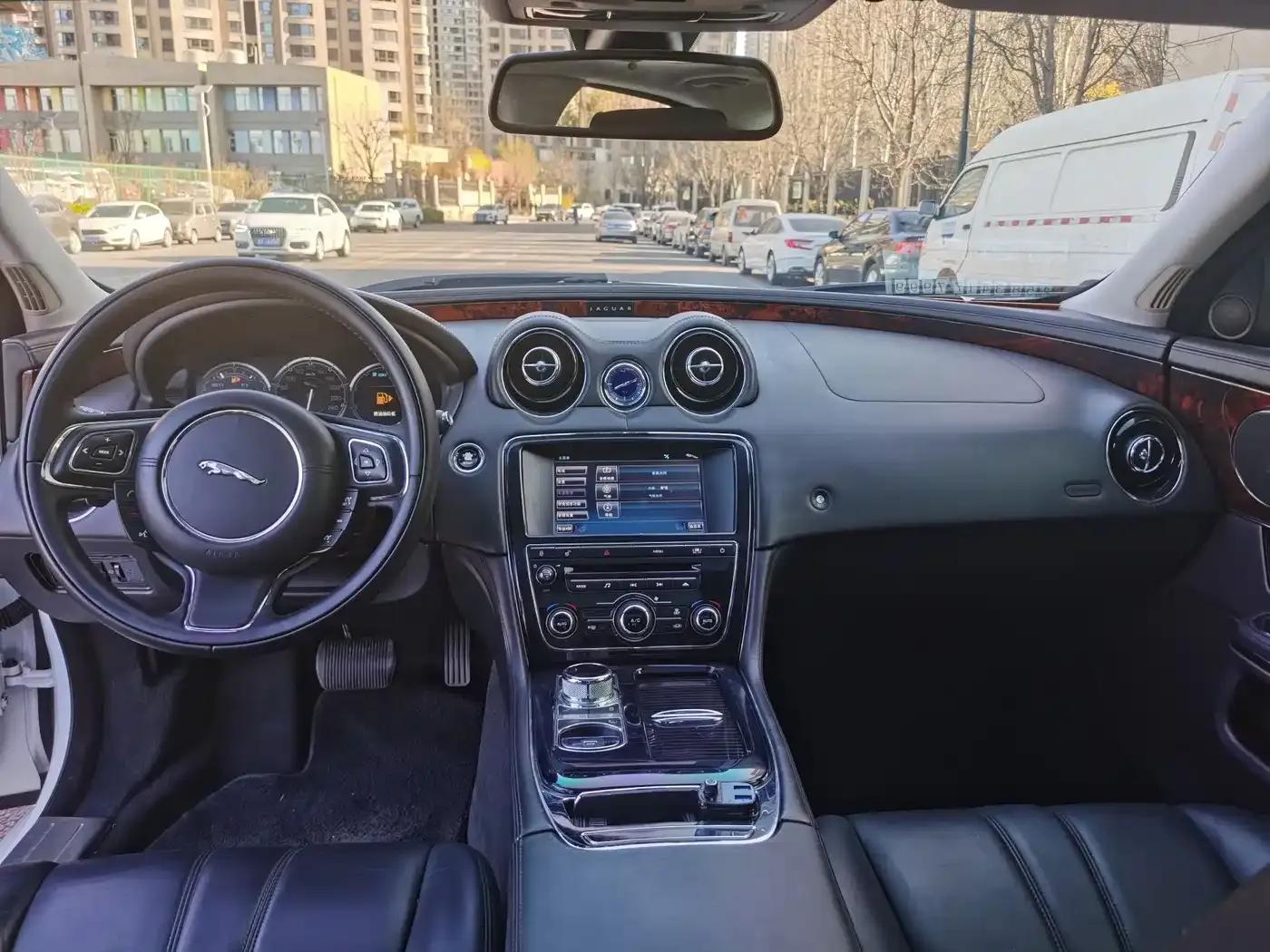 2011 Jaguar XJL 3.0 Panoramic Business Edition — миниатюра 24