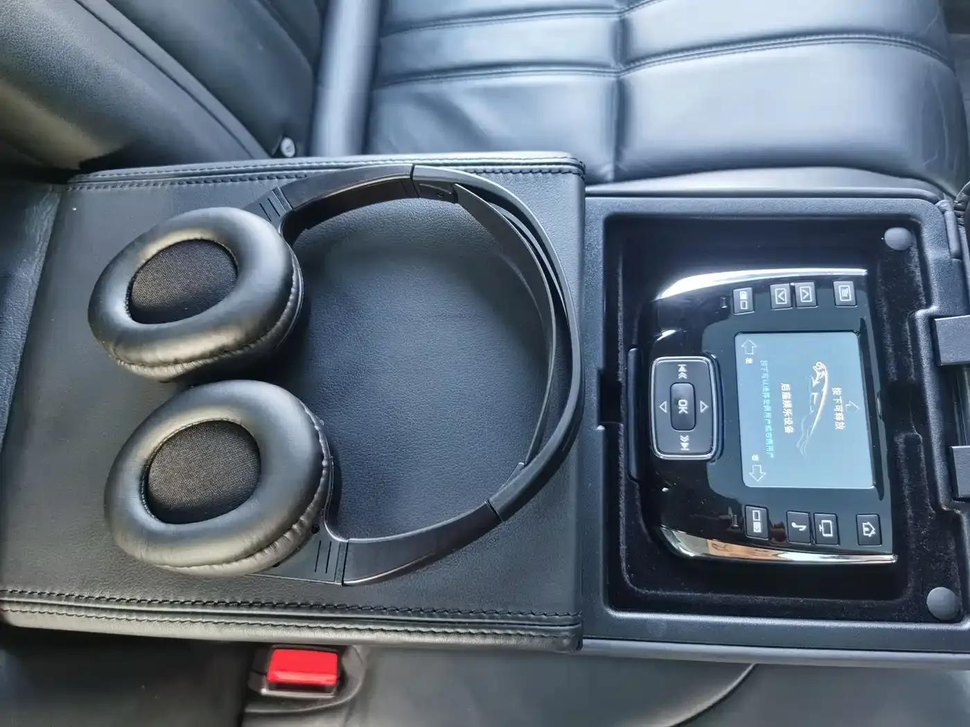 2011 Jaguar XJL 3.0 Panoramic Business Edition — миниатюра 31