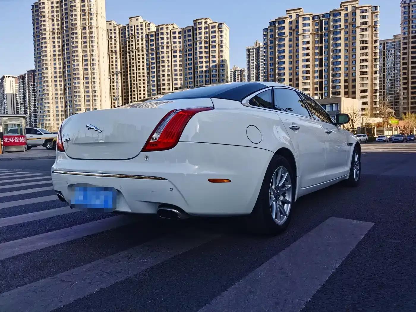 2011 Jaguar XJL 3.0 Panoramic Business Edition — миниатюра 7