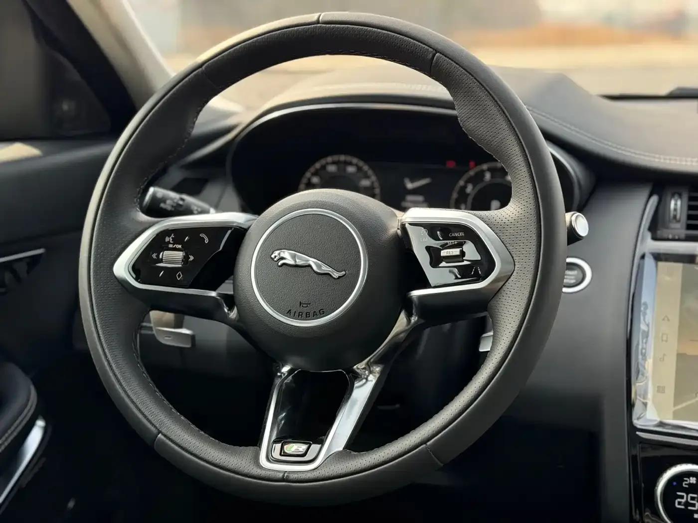 2024 Jaguar E-PACE R-DYNAMIC S — миниатюра 8