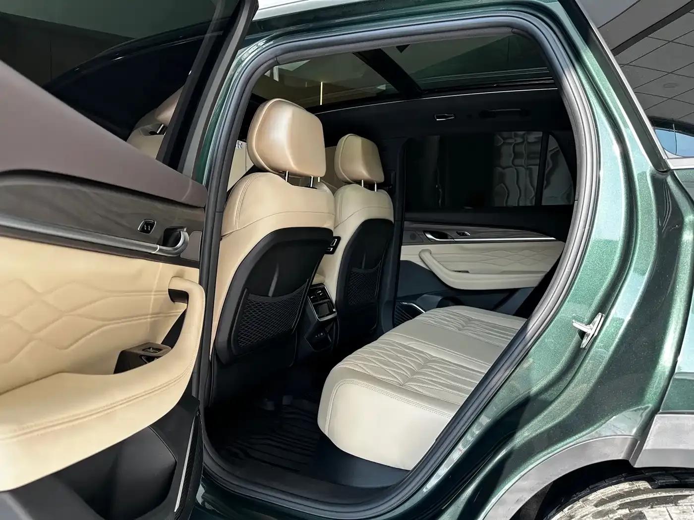 Geely Xingyue L 2025 Oriental Radiance 2.0TD Automatic Star Edition — миниатюра 10