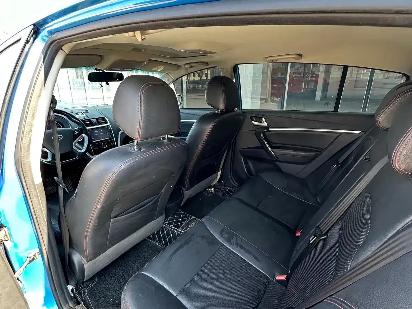 Geely Emgrand 2014 Hatchback 1.3T CVT Premium — миниатюра 7