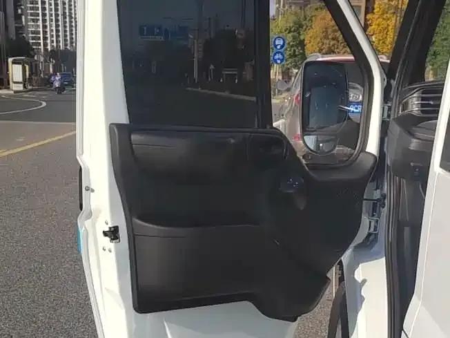 Jiangling Fushun 2023 2.0T Manual Medium Wheelbase Medium Roof Commercial Multi-purpose Passenger Van (7 Seats) — миниатюра 4