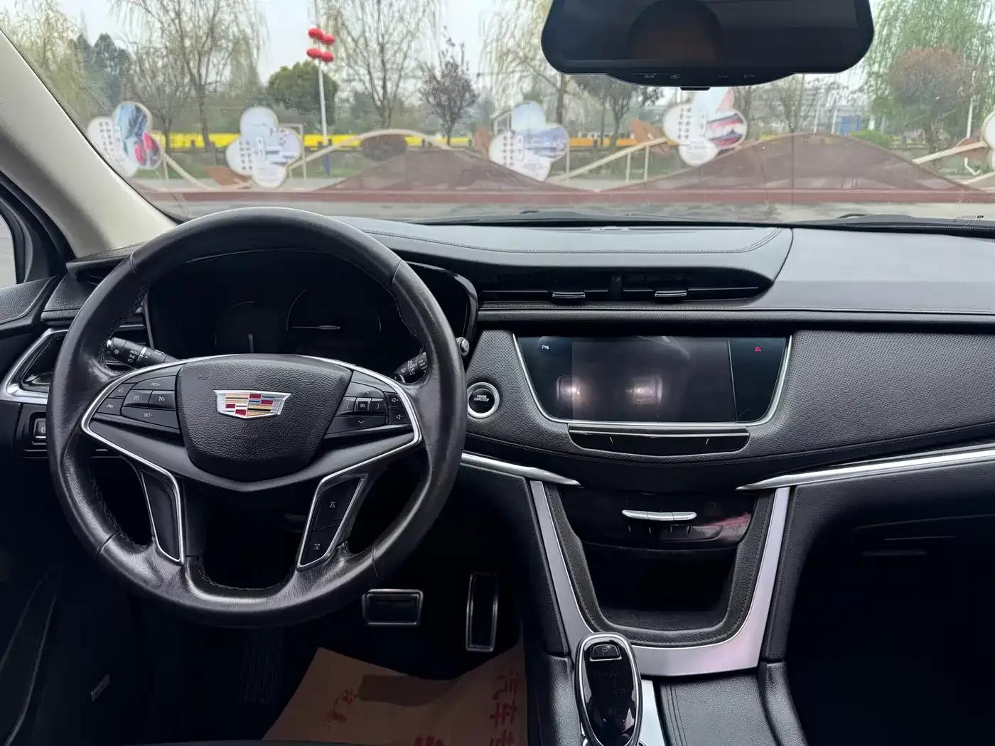 2016 Cadillac XT5 25T Luxury — миниатюра 17