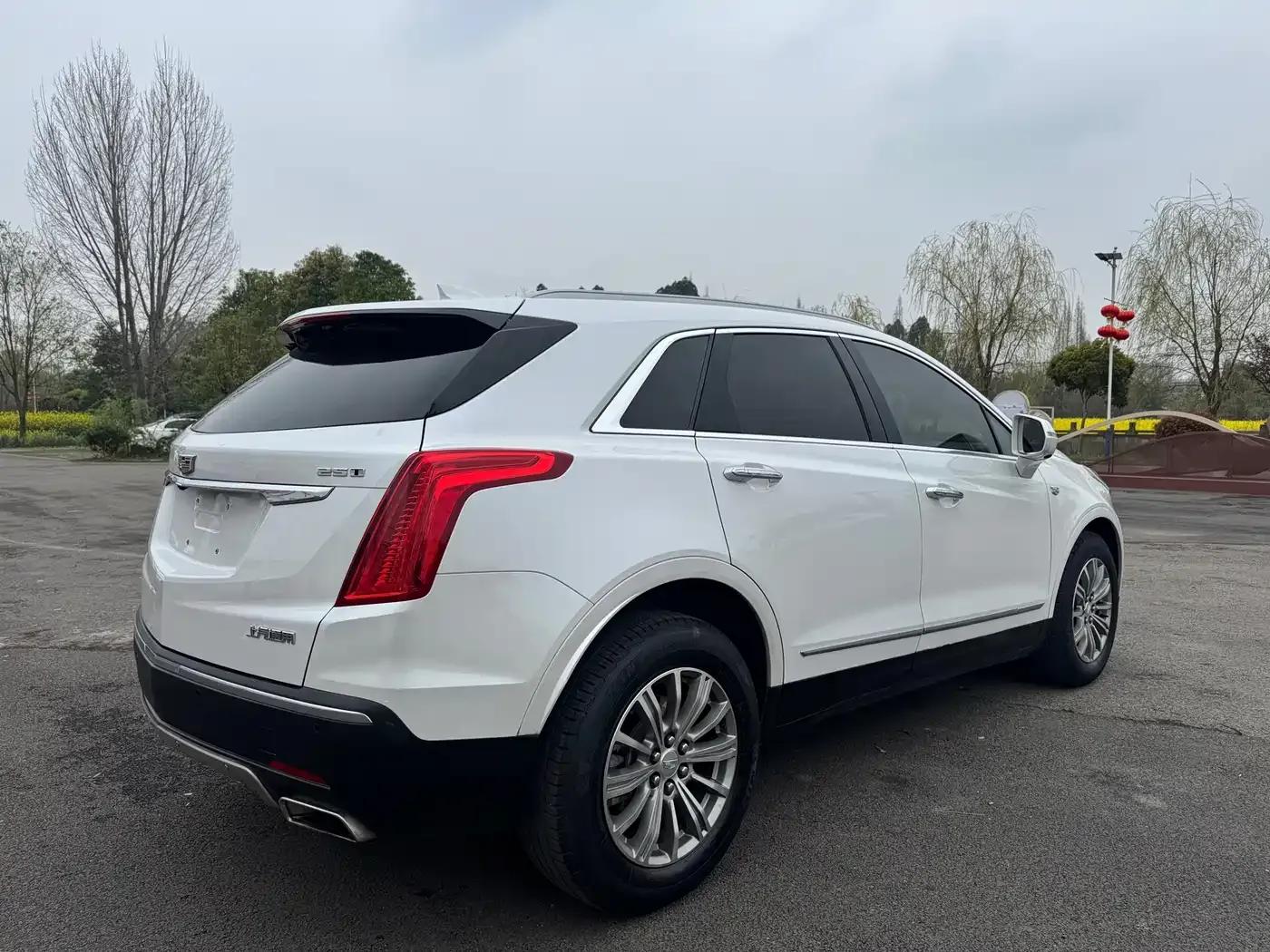 2016 Cadillac XT5 25T Luxury — миниатюра 7