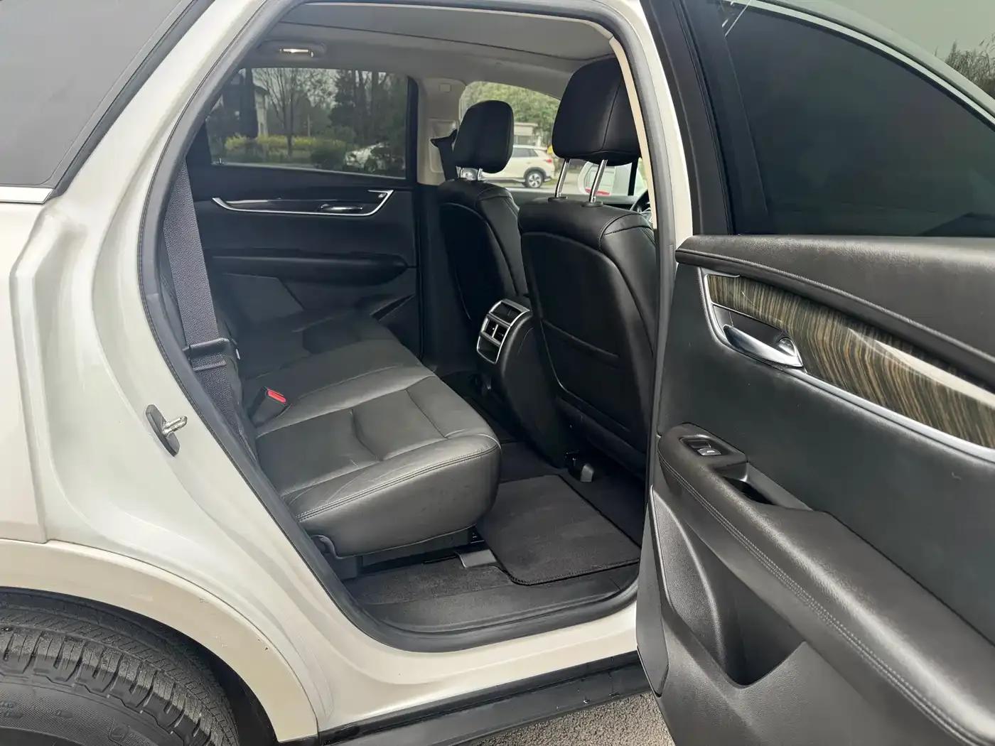 2016 Cadillac XT5 25T Luxury — миниатюра 10