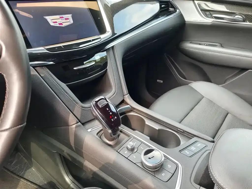 Cadillac XT6 2025 2.0T Six-Seat AWD Premium Executive Black Label Edition — миниатюра 15