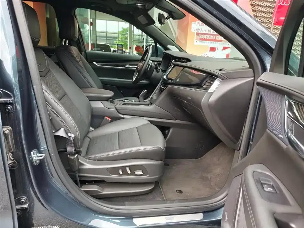 Cadillac XT6 2025 2.0T Six-Seat AWD Premium Executive Black Label Edition — миниатюра 8