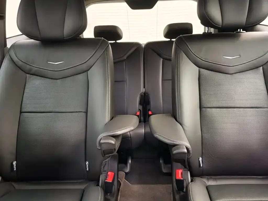 Cadillac XT6 2025 2.0T Six-Seat AWD Premium Executive Black Label Edition — миниатюра 9