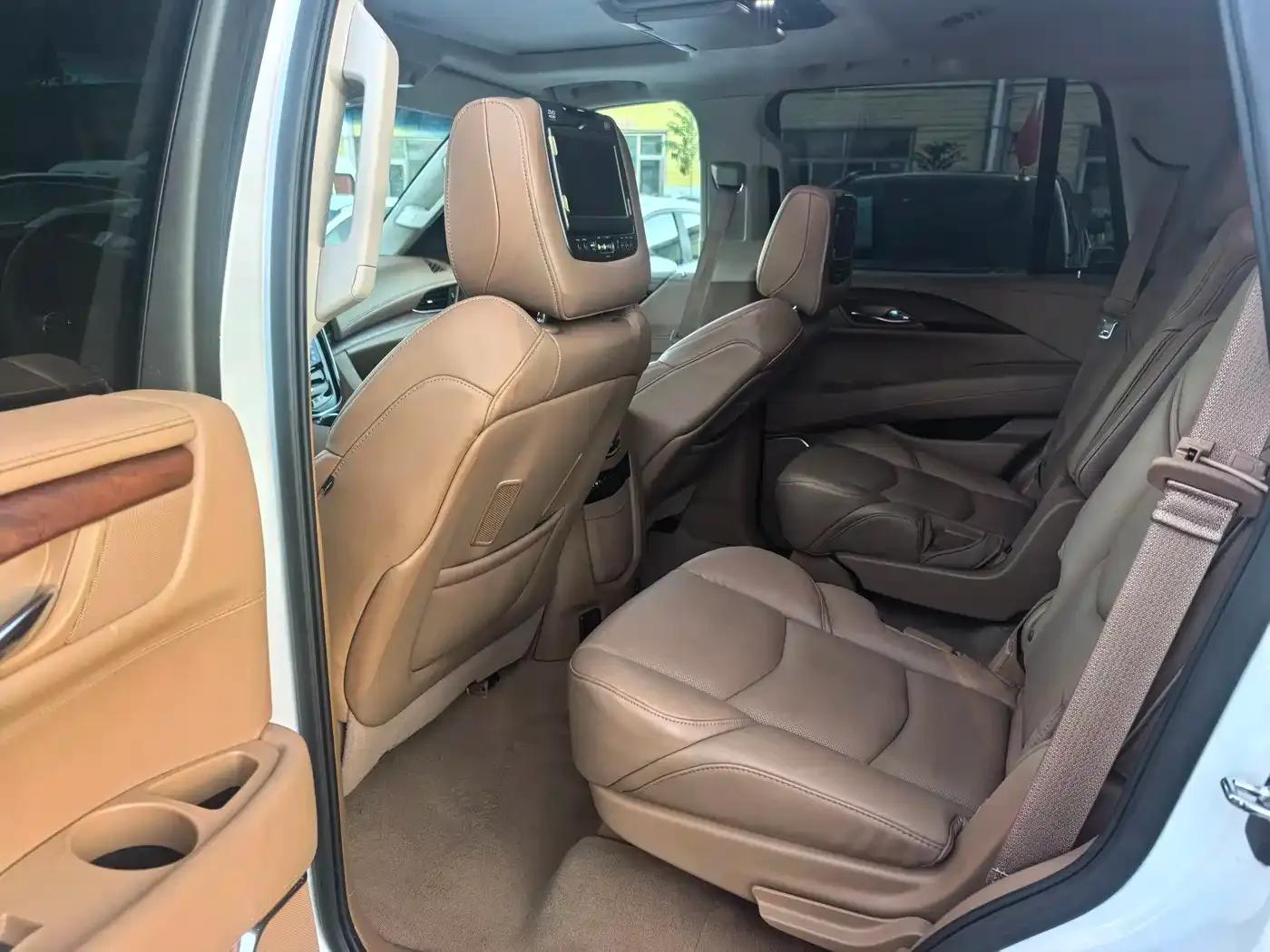 2017 Cadillac Escalade 6.2L ESV Platinum Edition Extended Wheelbase — миниатюра 6