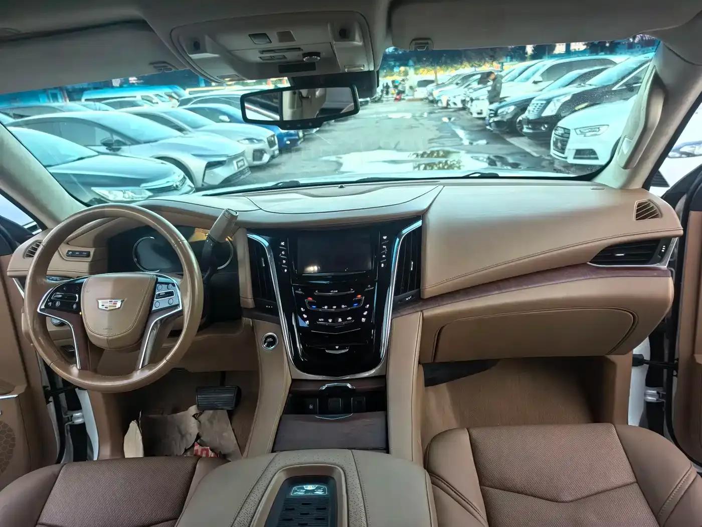 2017 Cadillac Escalade 6.2L ESV Platinum Edition Extended Wheelbase — миниатюра 9