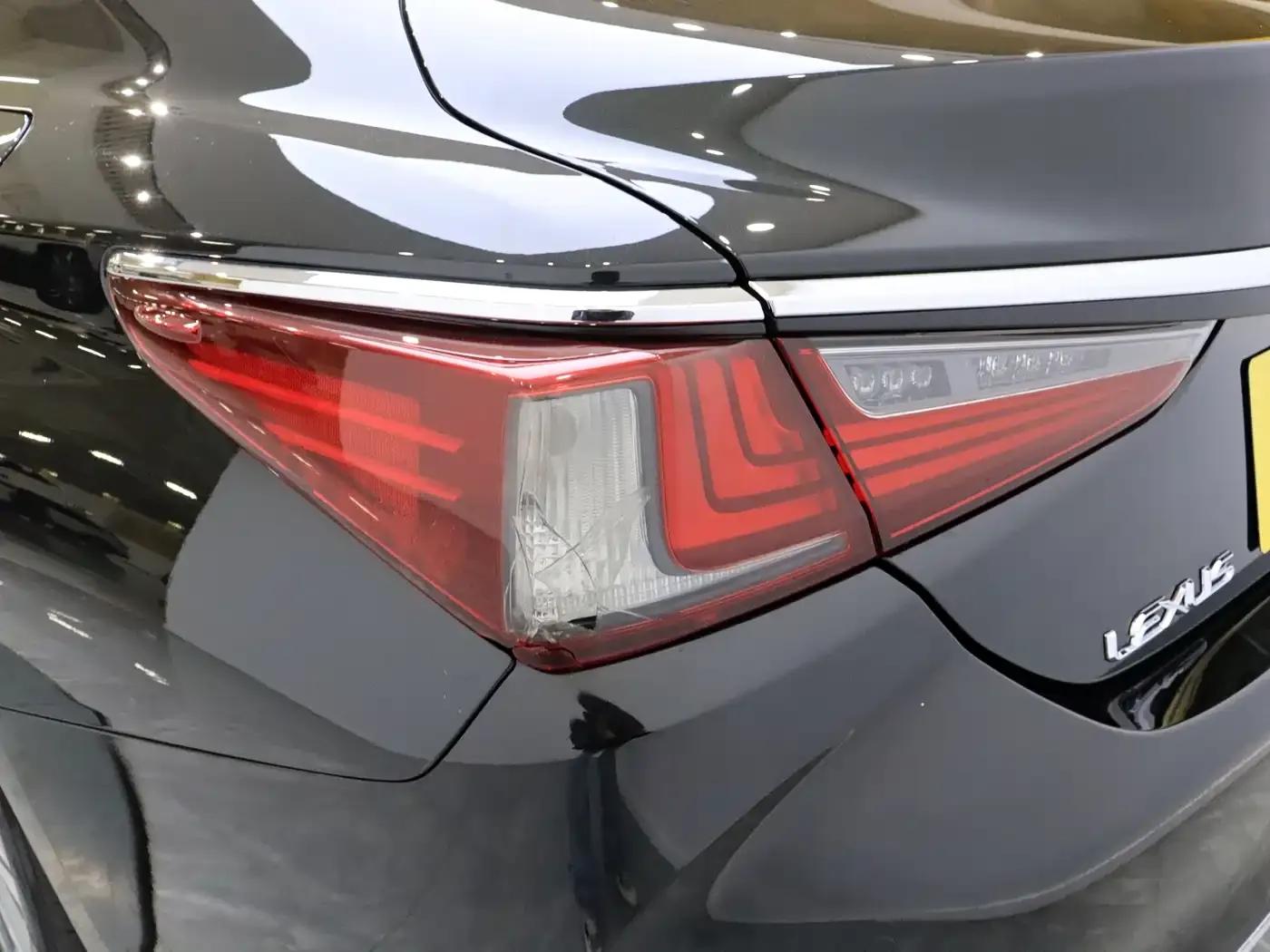 Lexus ES 2018 200 Premium Edition (China VI Emission Standard) — миниатюра 9