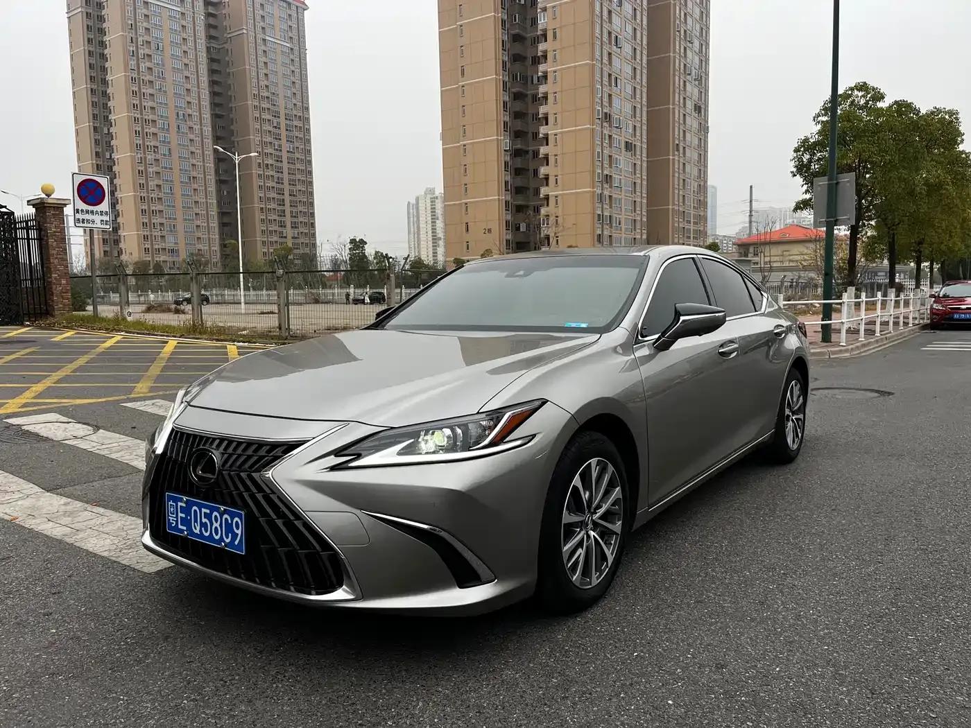 Lexus ES 2022 200 Premium Edition — миниатюра 3