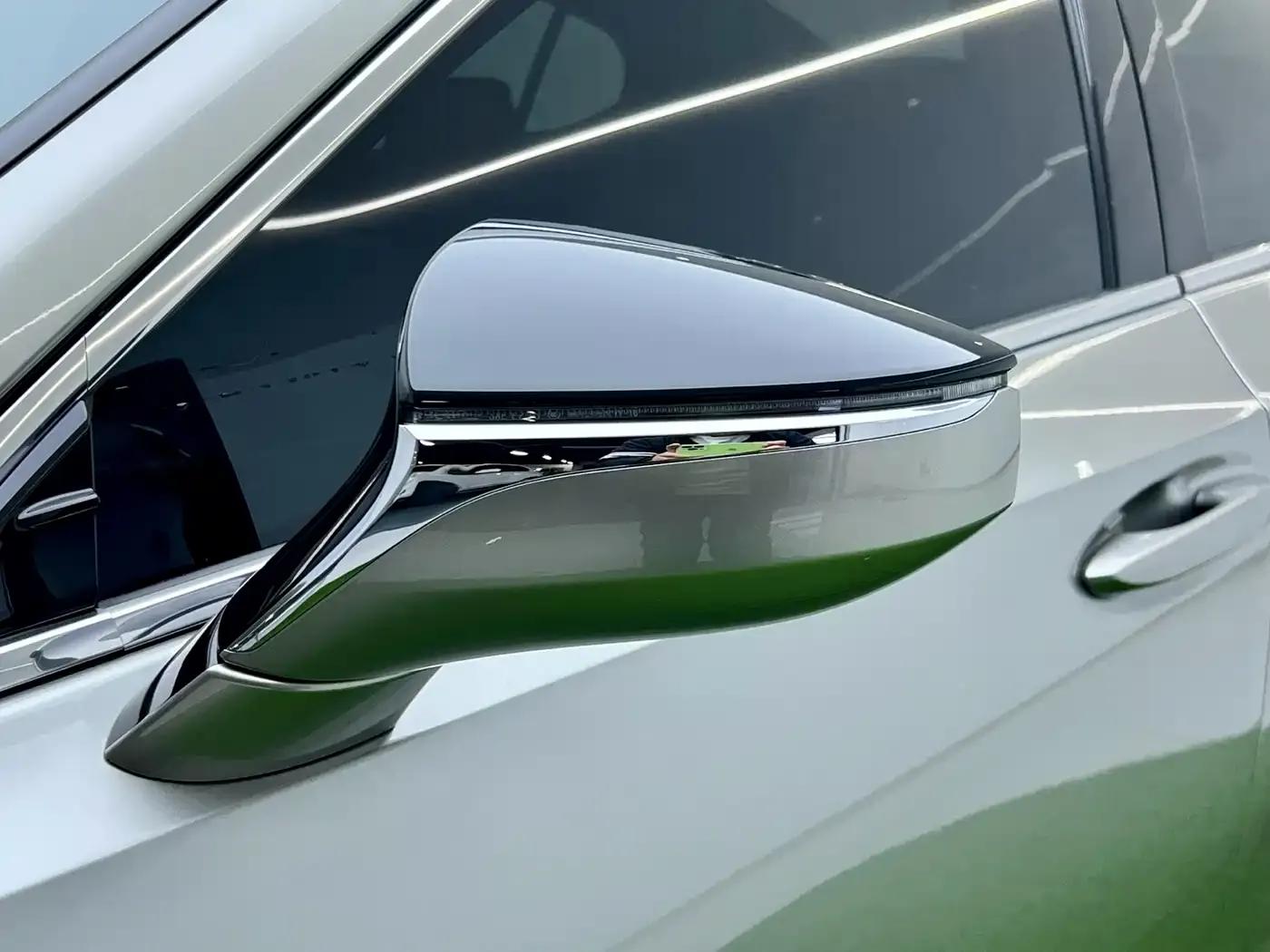 Lexus ES 2023 200 Premium Edition — миниатюра 5