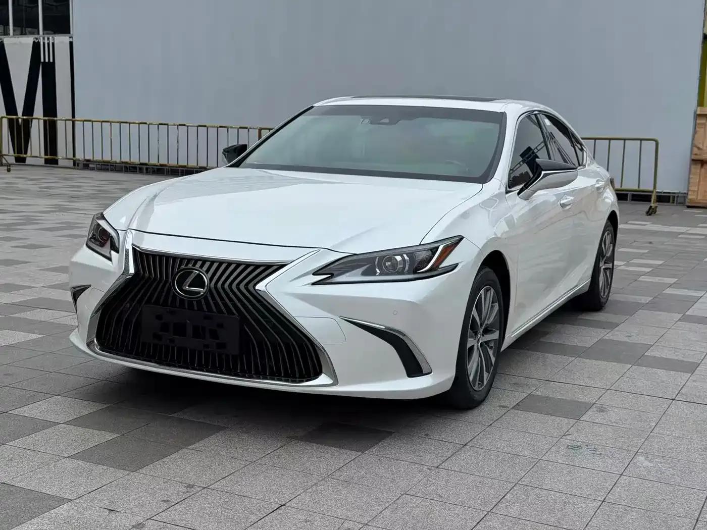 Lexus ES 2020 200 Excellence Edition — миниатюра 1