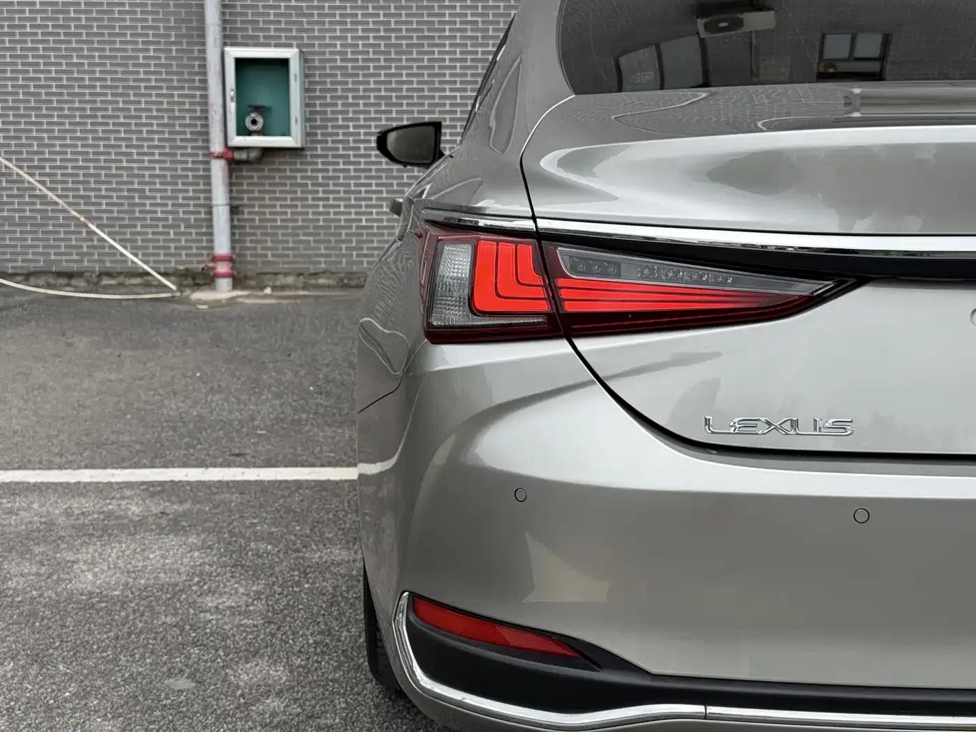 Lexus ES 2021 260 Premium Edition — миниатюра 18