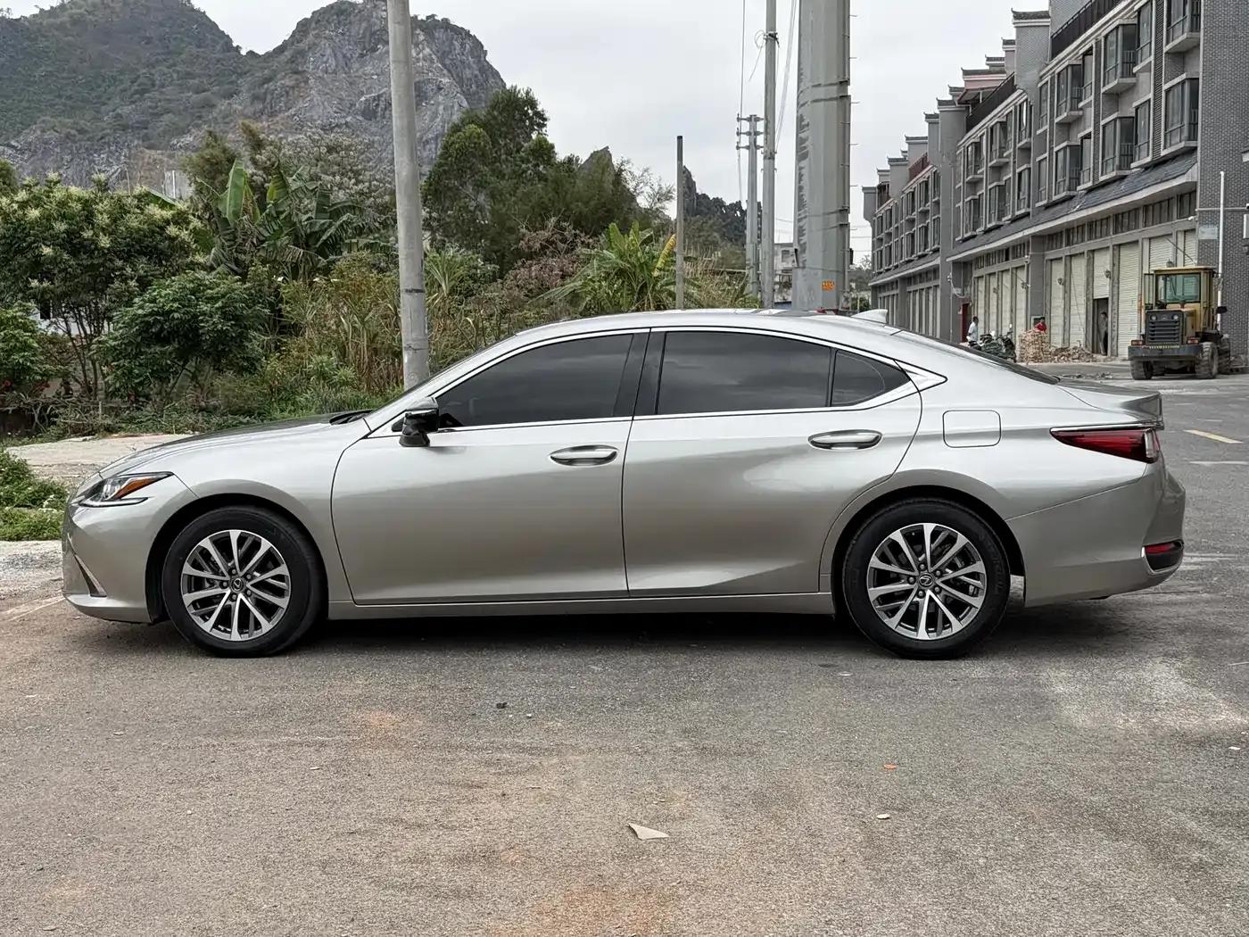 Lexus ES 2021 260 Premium Edition — миниатюра 24