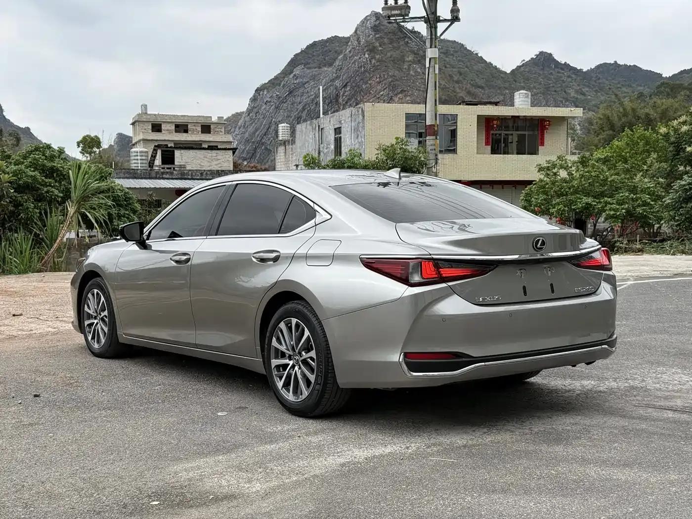Lexus ES 2021 260 Premium Edition — миниатюра 26