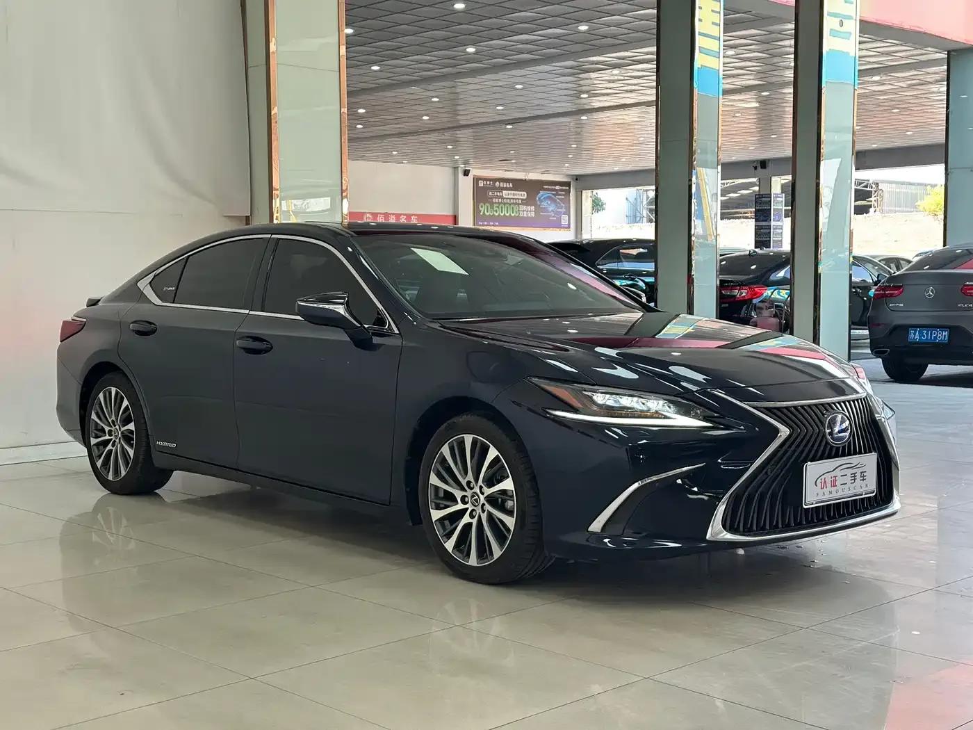 Lexus ES 2020 300h Premium Edition — миниатюра 3
