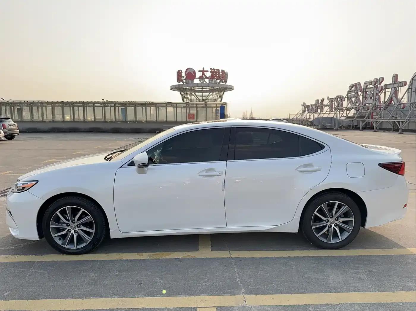 Lexus ES 2015 300h Comfort Edition — миниатюра 7