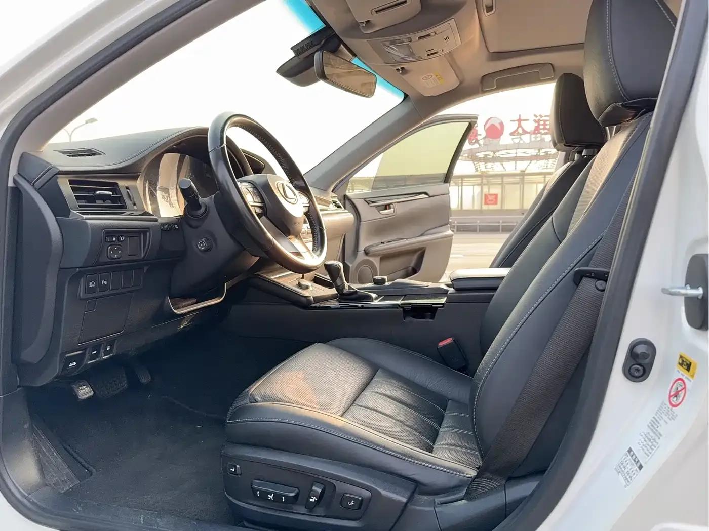 Lexus ES 2015 300h Comfort Edition — миниатюра 10