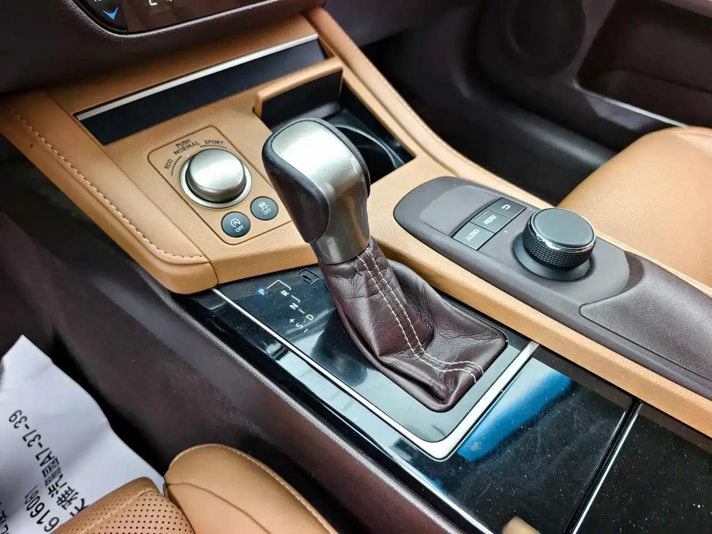 Lexus ES 2015 200 Elite Edition — миниатюра 8