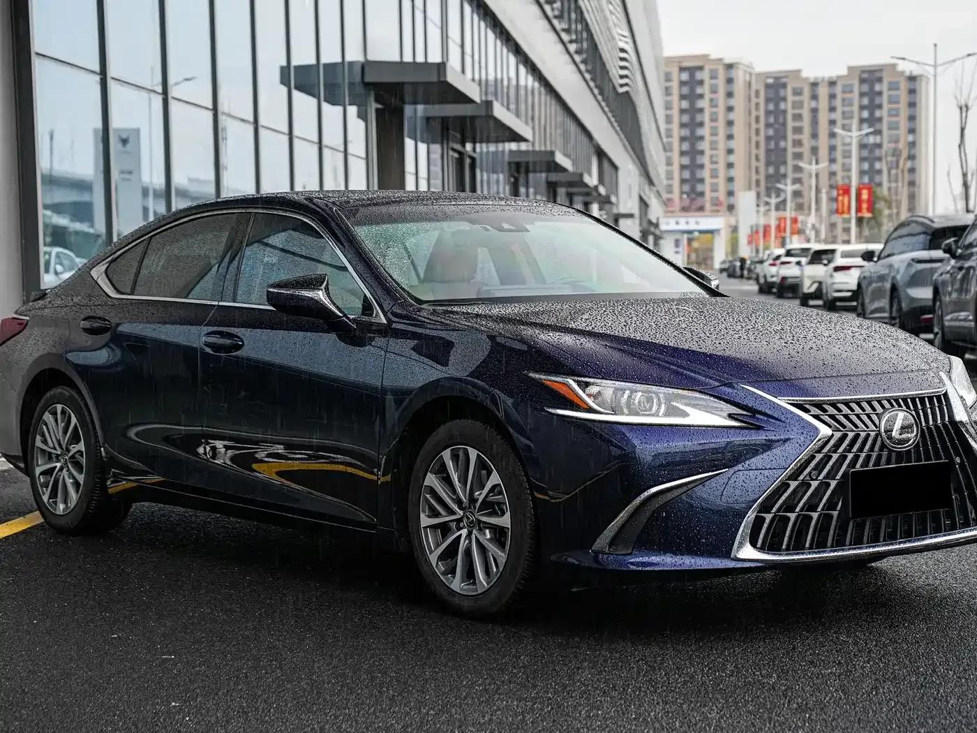 Lexus ES 2022 300h Premium Edition — миниатюра 3