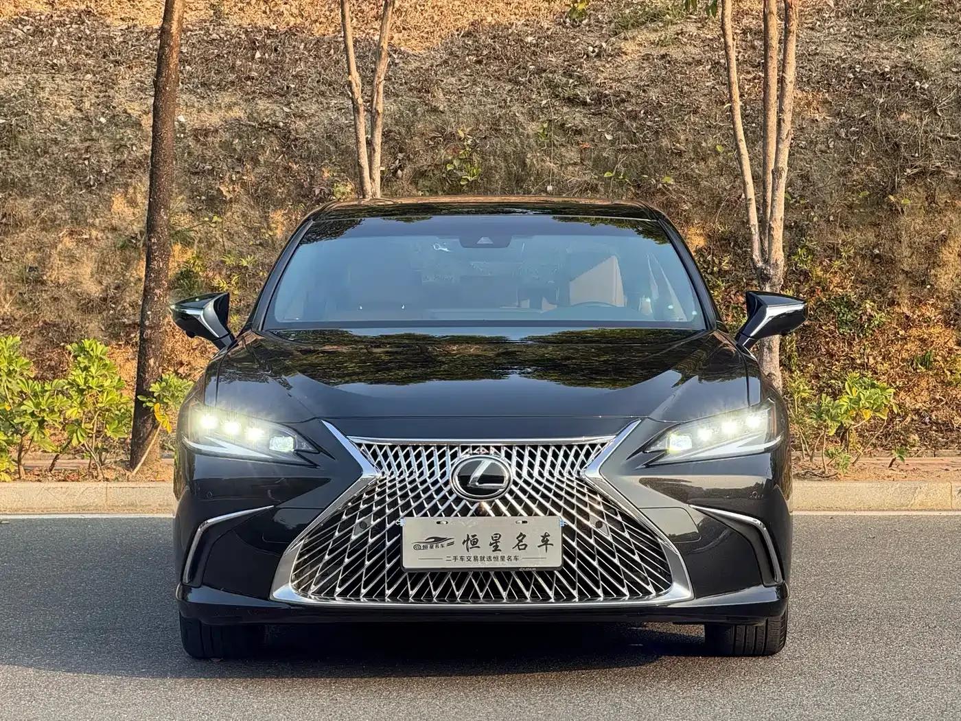 Lexus ES 2023 200 Premium Edition — миниатюра 2