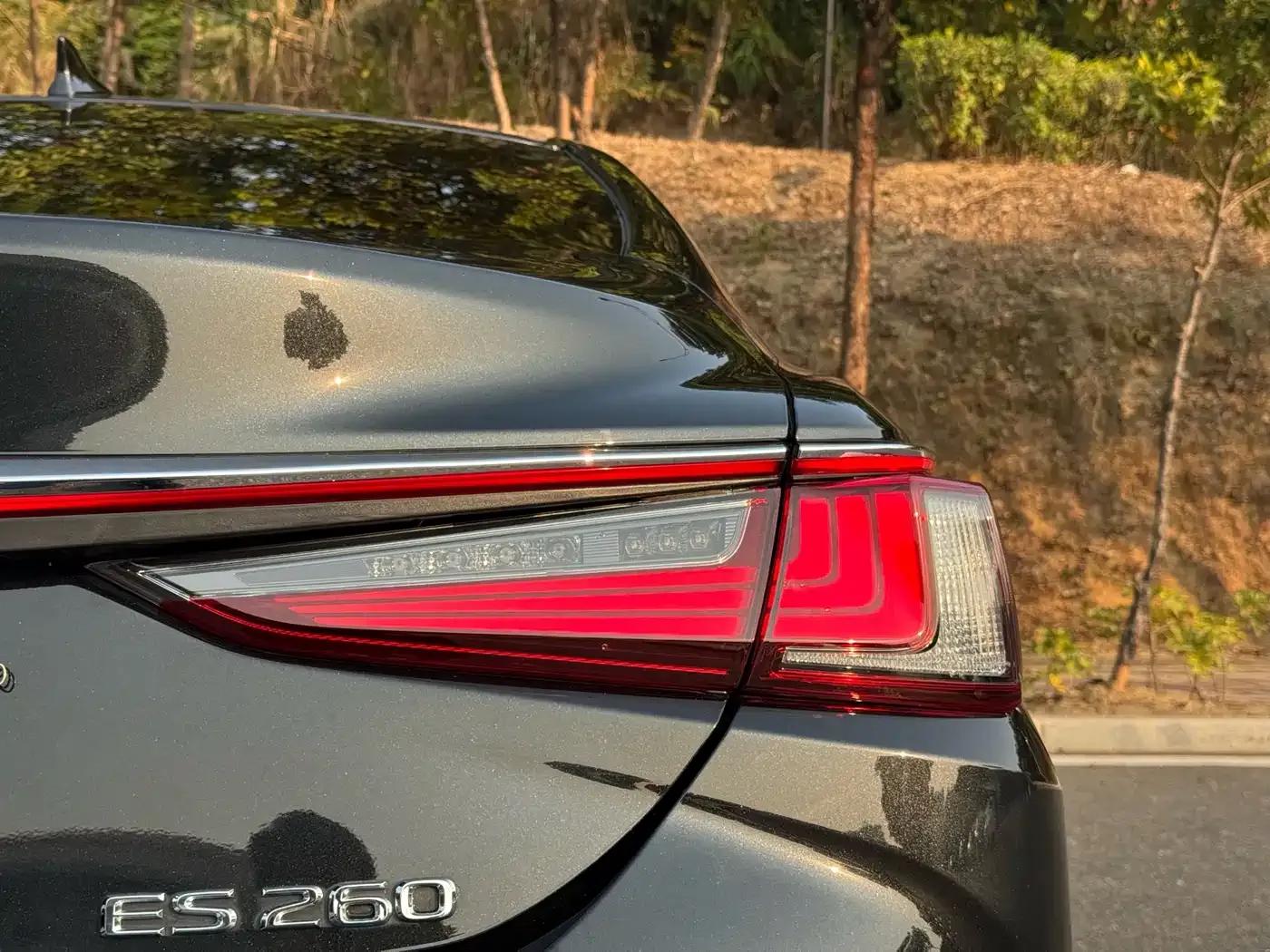 Lexus ES 2023 200 Premium Edition — миниатюра 10