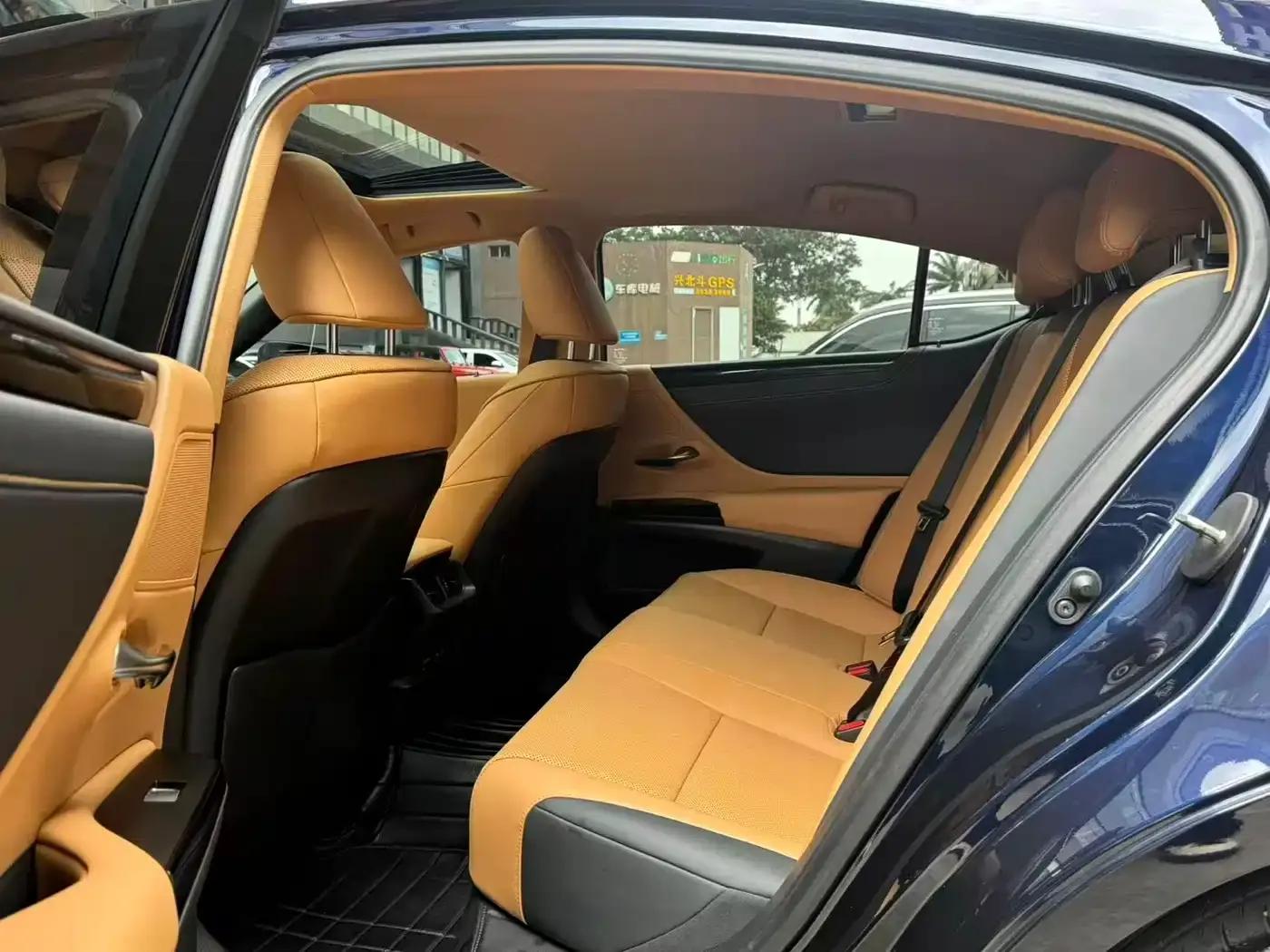 Lexus ES 2021 Model 200 Premium Edition — миниатюра 5