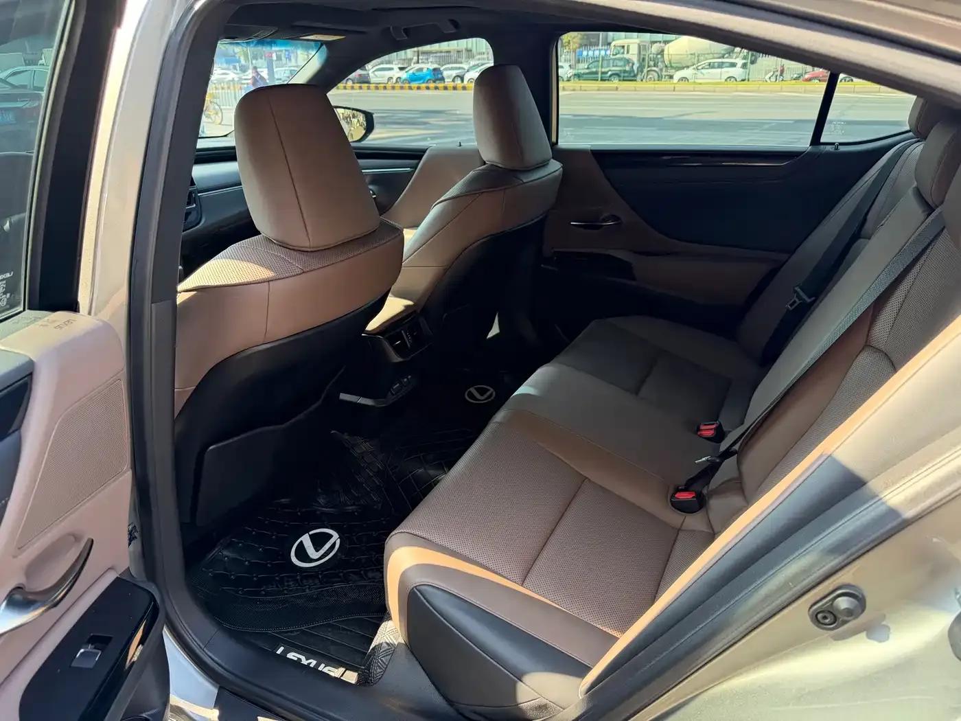 Lexus ES 2023 200 Premium Edition — миниатюра 5