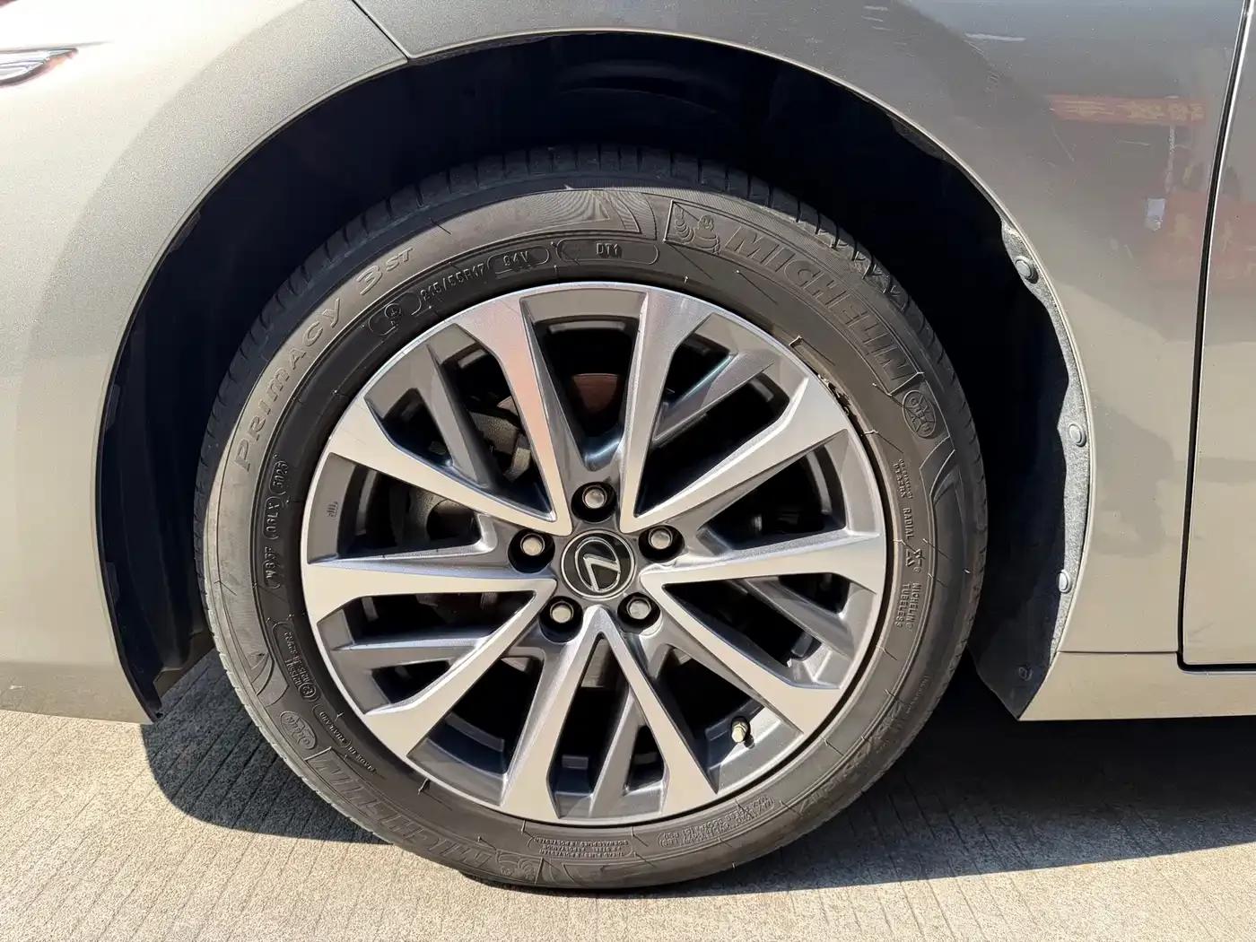 Lexus ES 2023 200 Premium Edition — миниатюра 8