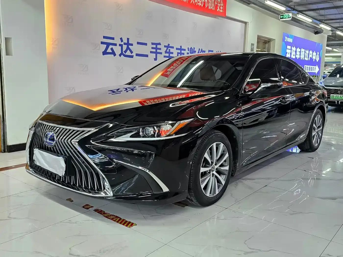 Lexus ES 2018 300h Premium Edition (China V emission standard) — миниатюра 3