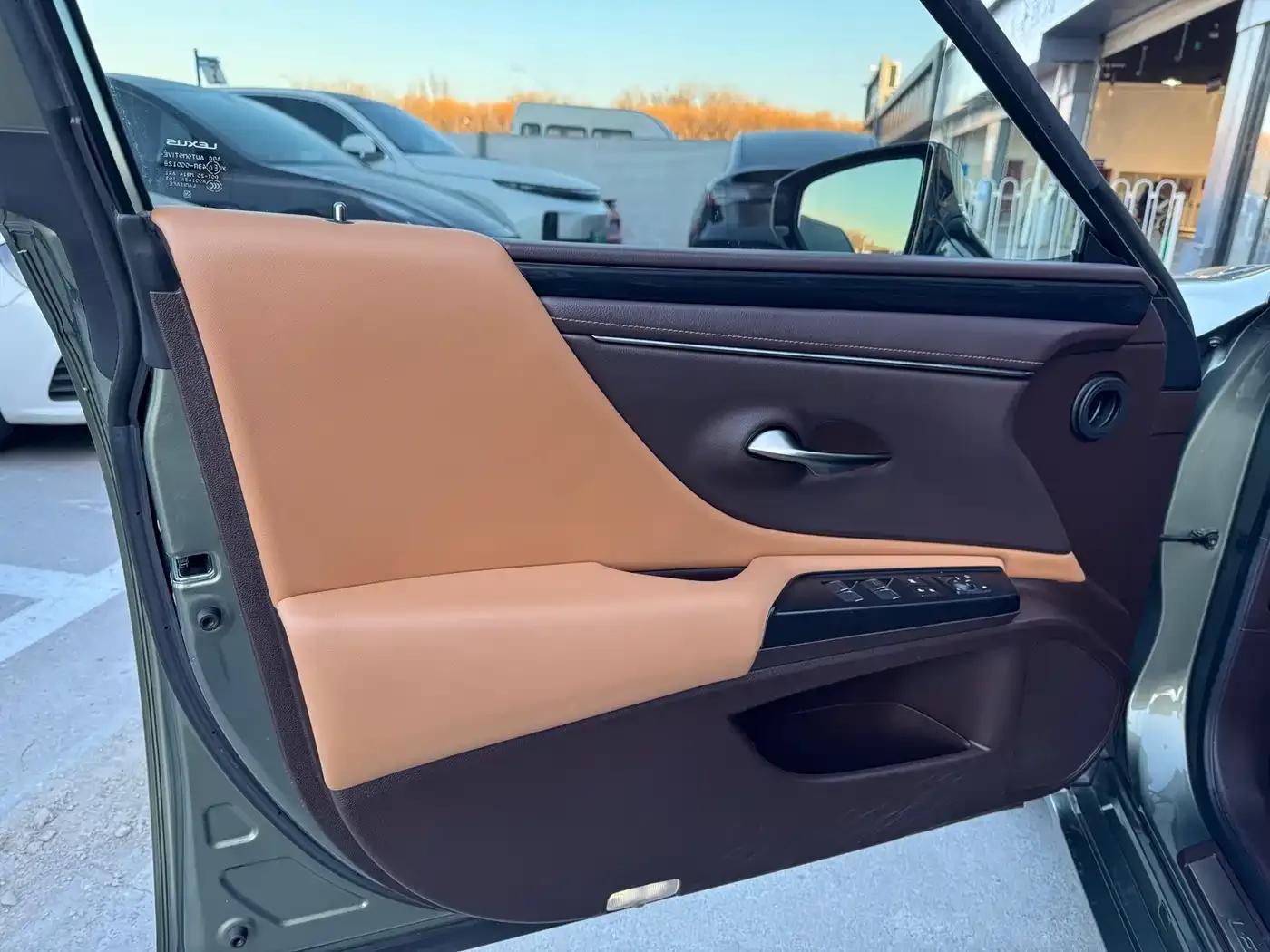 Lexus ES 2020 200 Excellence Edition — миниатюра 7