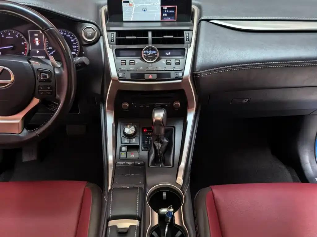Lexus NX 2018 300 AWD Sport Edition — миниатюра 12