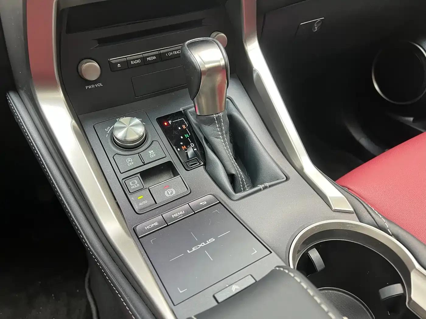 Lexus NX 2017 300 AWD Sport Edition — миниатюра 14