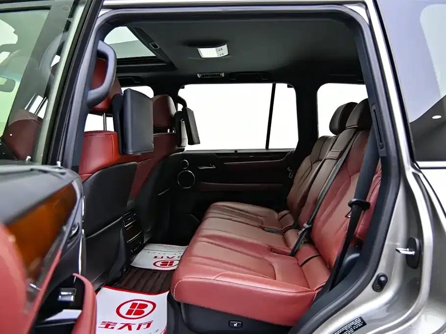 2018 Lexus LX 570 Middle East Edition — миниатюра 12