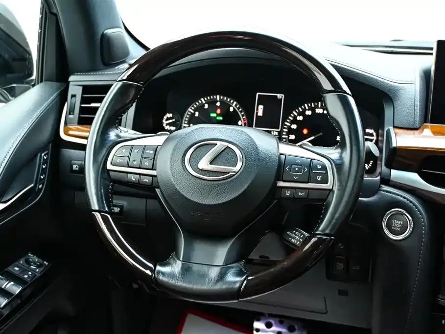 2018 Lexus LX 570 Middle East Edition — миниатюра 18