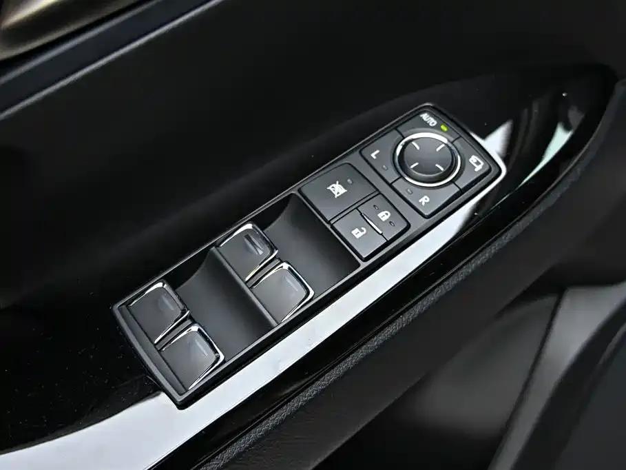 2018 Lexus LX 570 Middle East Edition — миниатюра 22