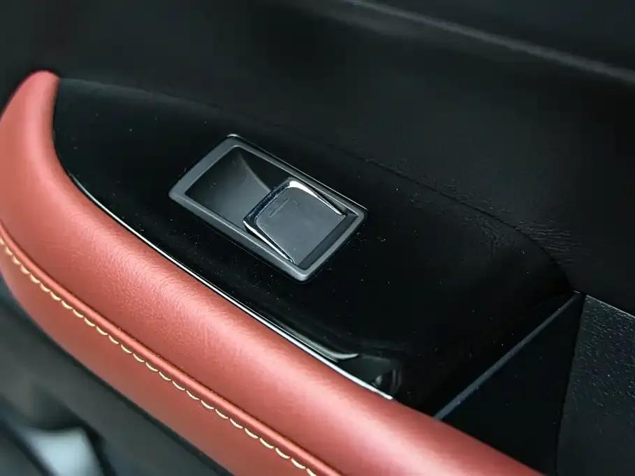 2018 Lexus LX 570 Middle East Edition — миниатюра 26