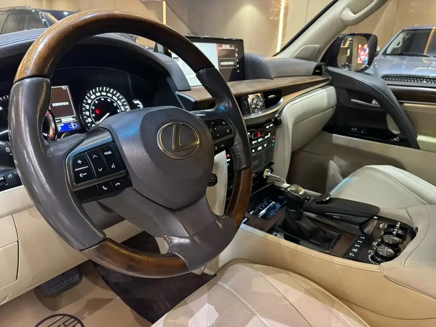 2015 Lexus LX570 Middle East Edition — миниатюра 2