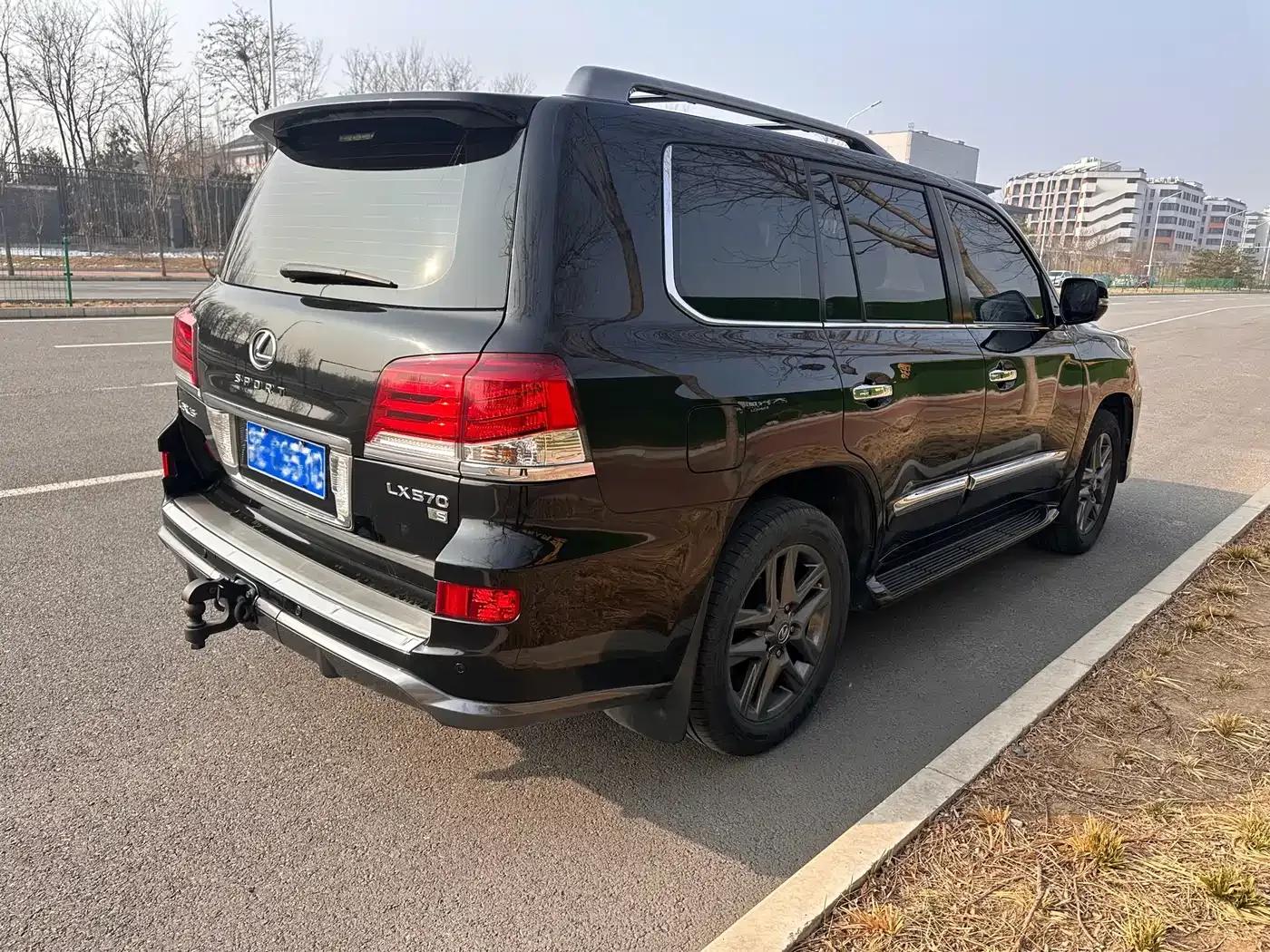 2015 Lexus LX570 Middle East Edition — миниатюра 3